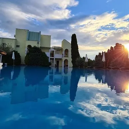 Appartamento Mediterran With Pool