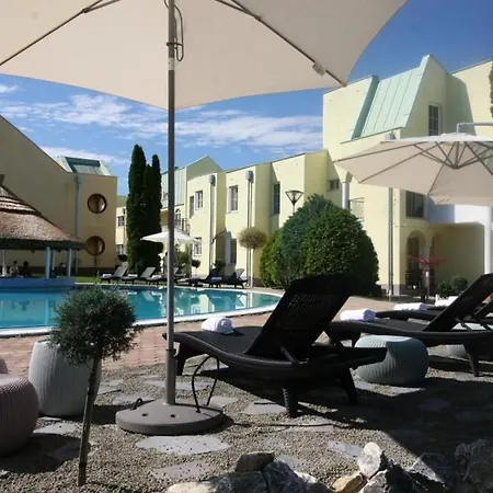 Appartamento Mediterran With Pool Siófok