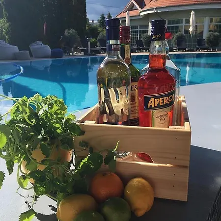 Mediterran With Pool Appartamento