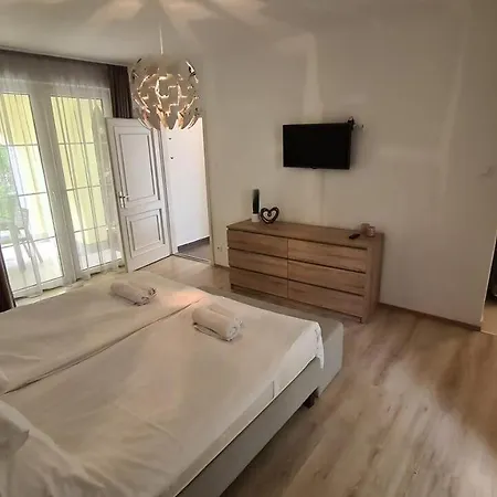 Appartamento Mediterran With Pool