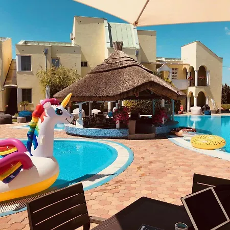 Appartamento Mediterran With Pool