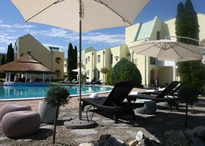 Lejlighed Mediterran With Pool Siófok