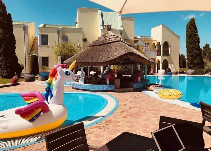 Lejlighed Mediterran With Pool